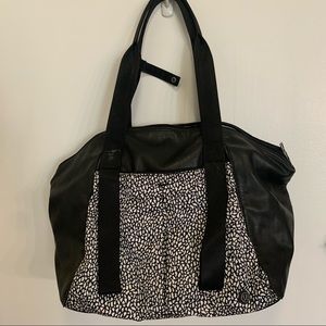 Lululemon gym and yoga bag
